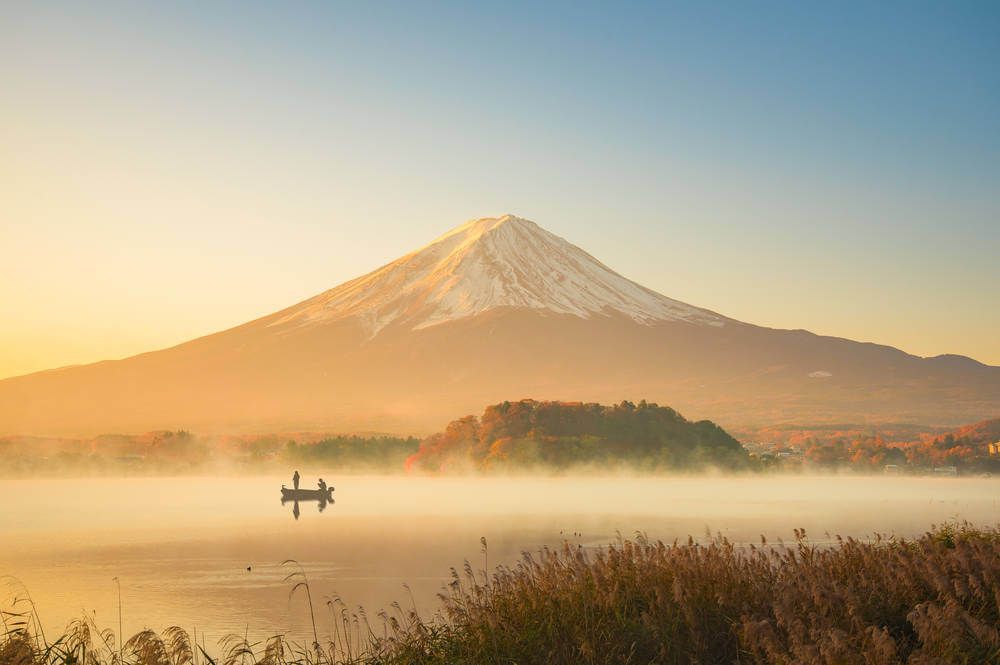 een bootje op het meer van Mount Fuji