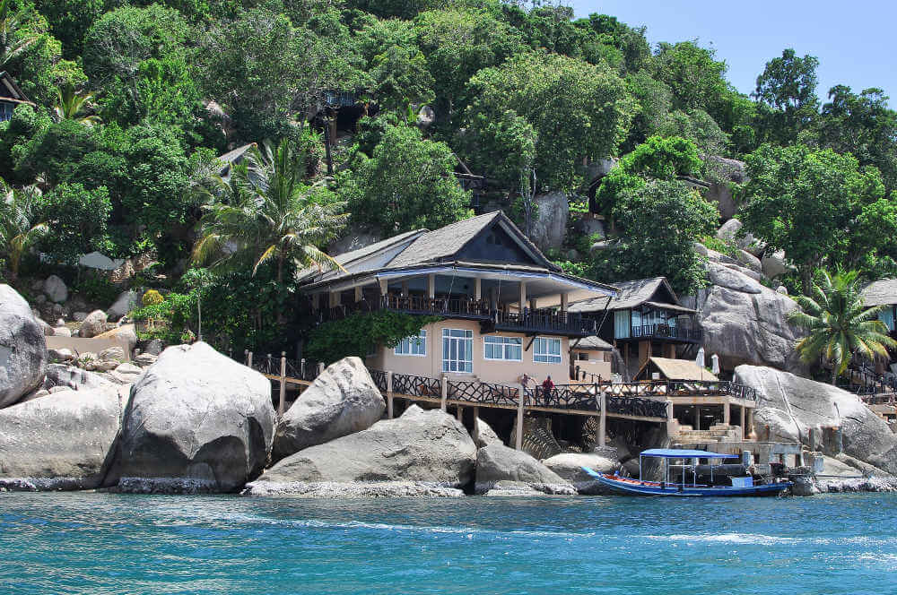 Een huis op de rotsen van Koh Tao