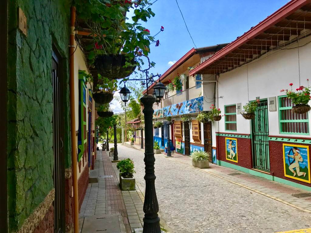 Kleurrijke straten in Guatape