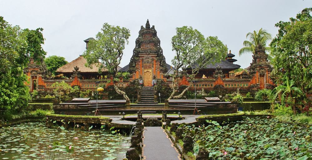 Pura Taman Saraswati