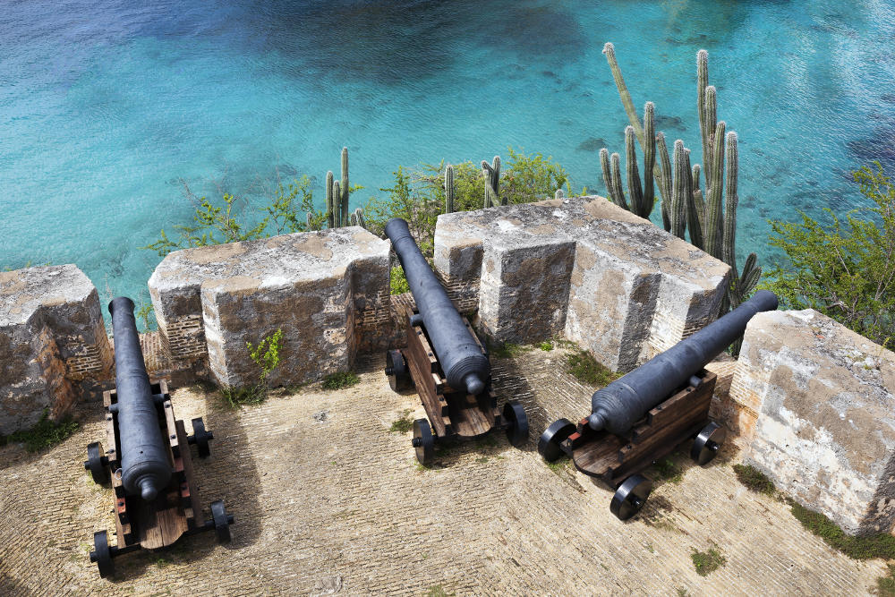 Uitzicht vanaf Fort Beekenburg in Curacao