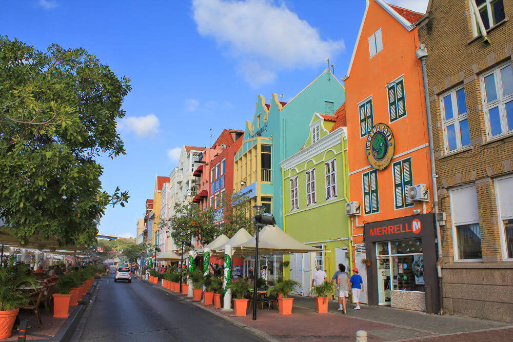 De Handelskade in Willemstad