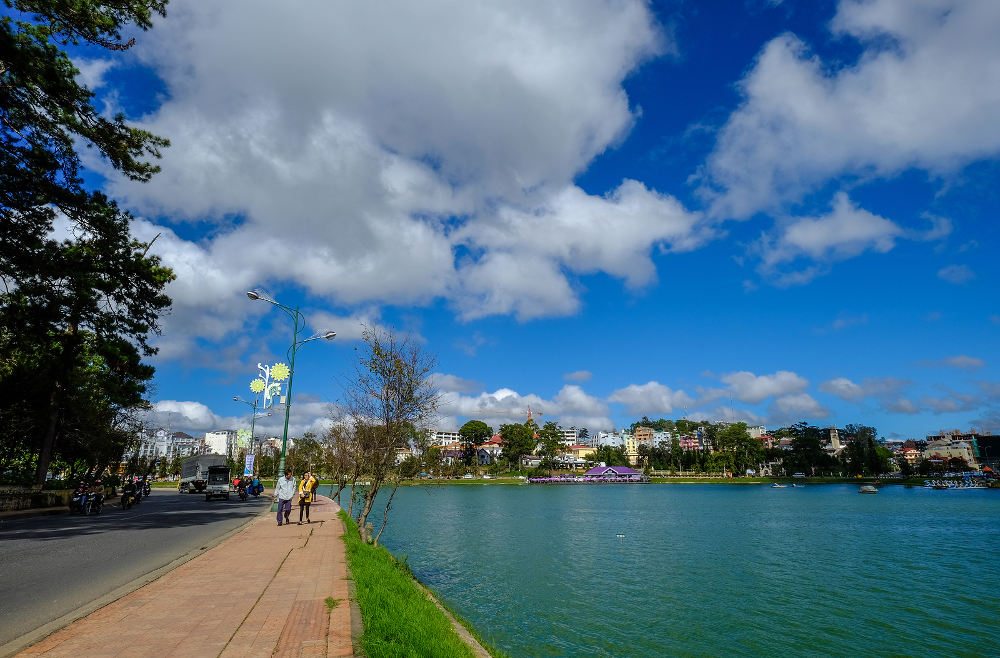 Lake Xuan Huong