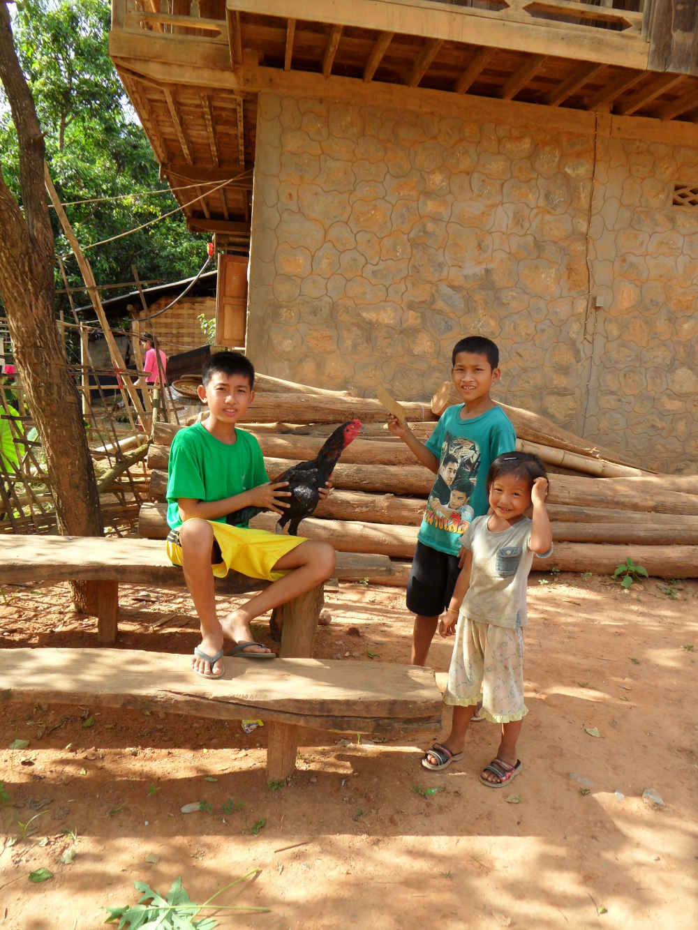 kids in Nhong Khiaw