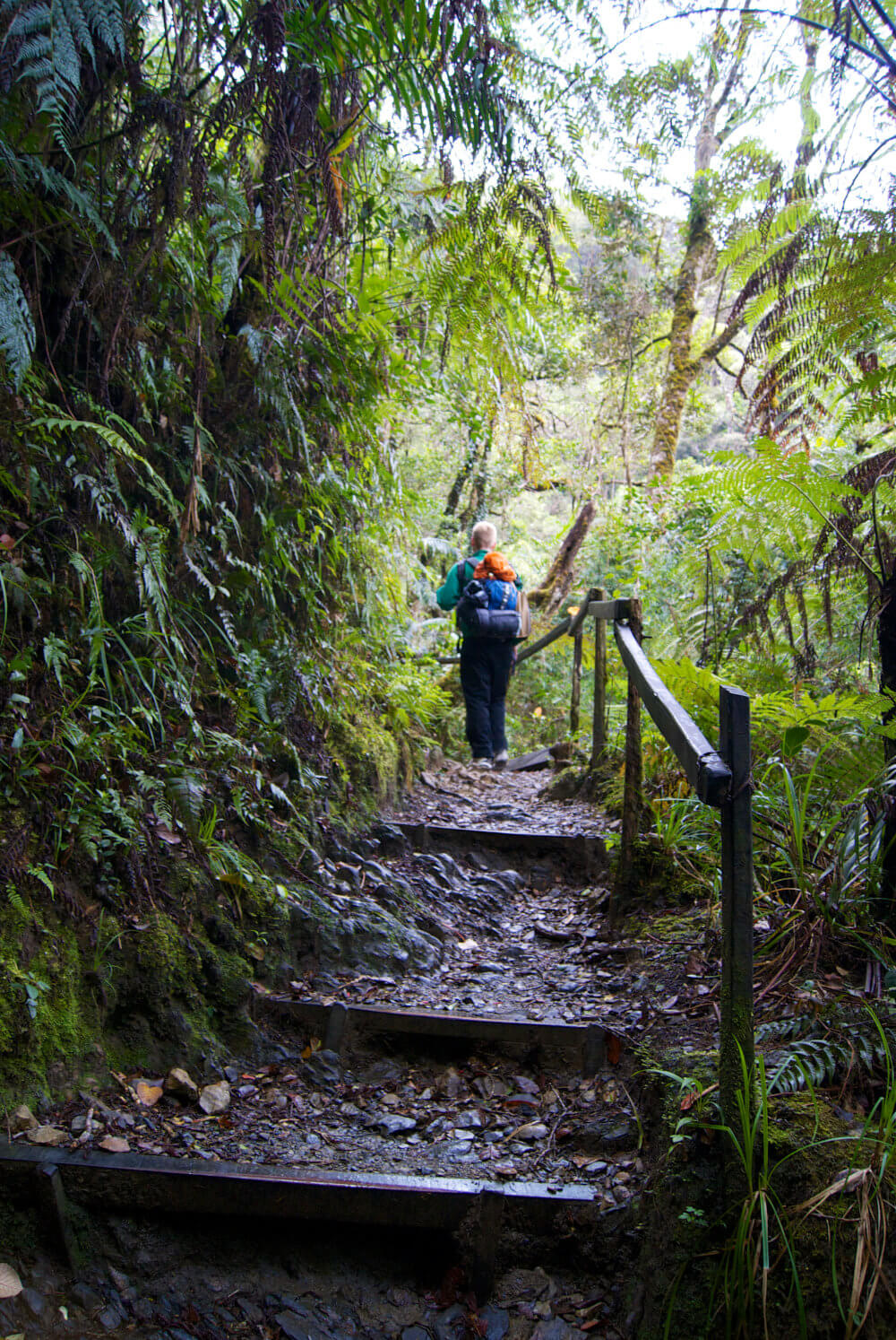 Sjoerd onderweg omhoog op mount kinabalu