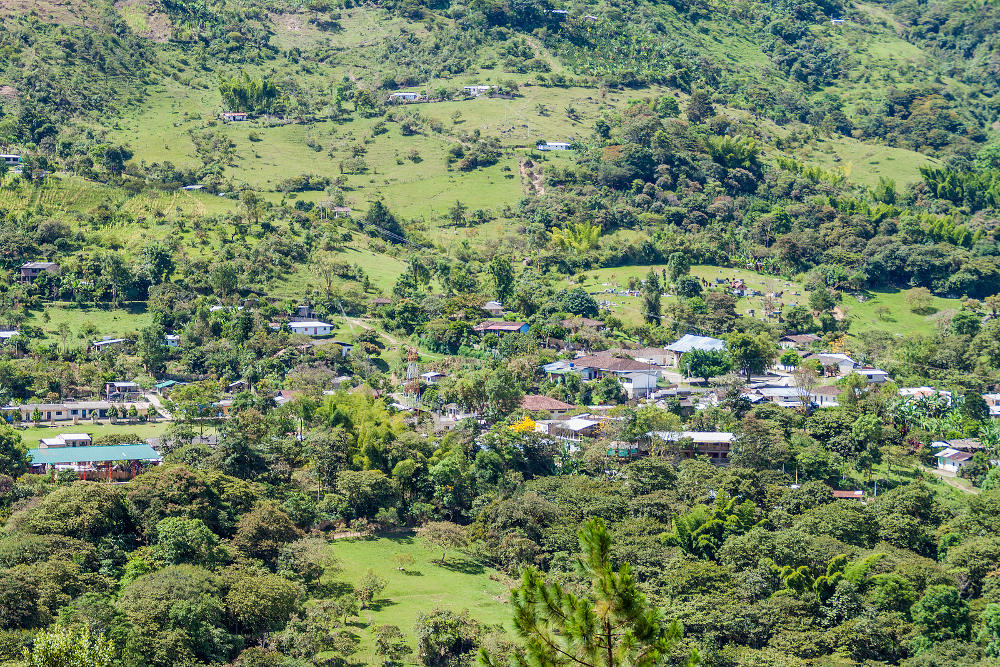 Pisimbala village in de heuvels van San Andres