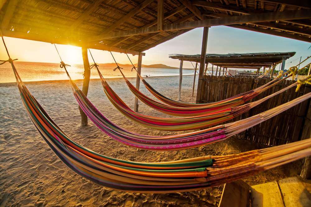 La Guajira, kort gezegd Guajira, is een wild woestijngebied in het noorden van Colombia. Het is een rustige regio waar je even kunt ontsnappen aan de drukte van de steden. Je vindt hier voornamelijk fraaie stranden. Geen witte stranden met palmbomen, maar goudstranden met een woestijnachtige look.