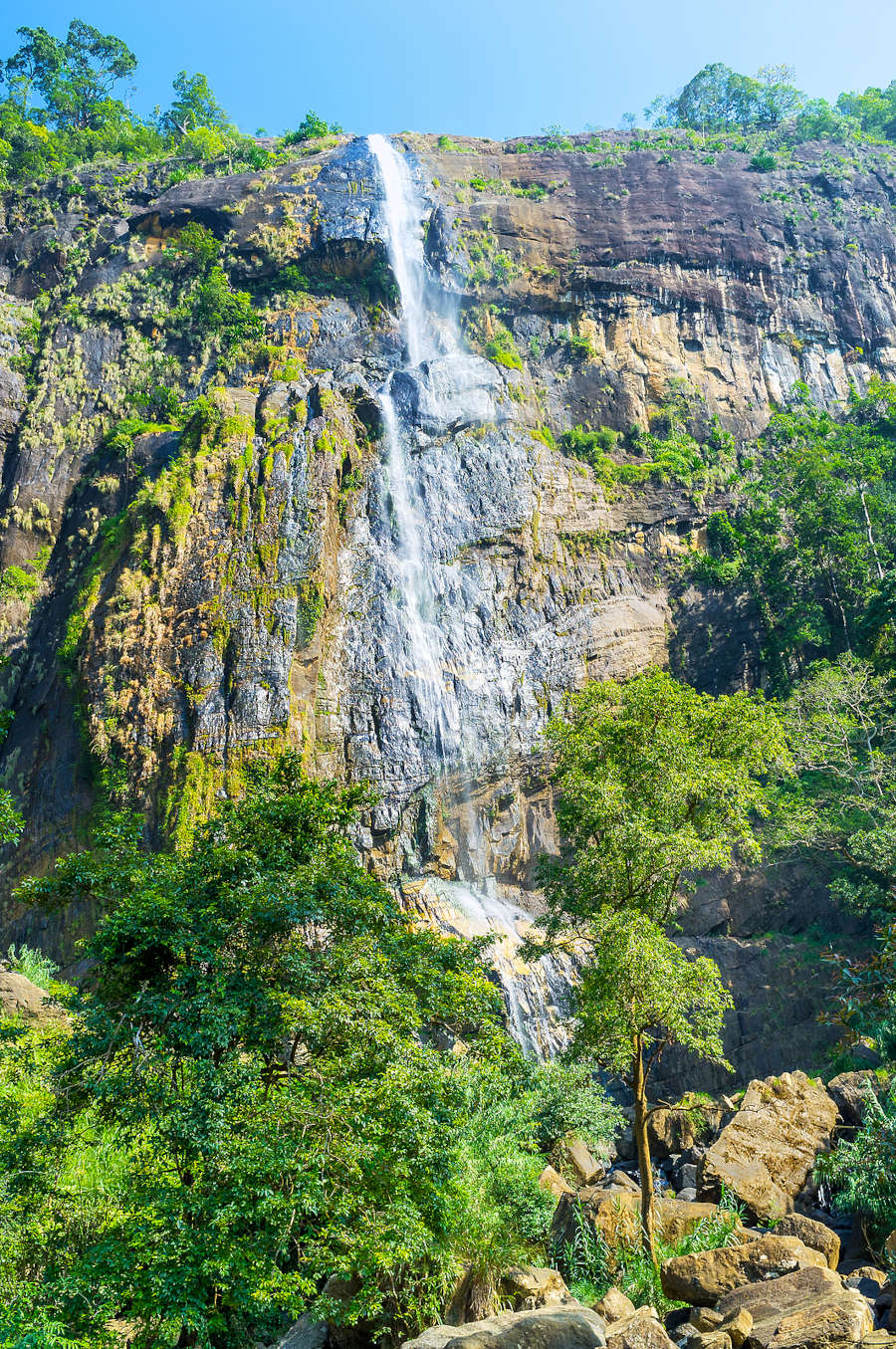 Diyaluma Falls