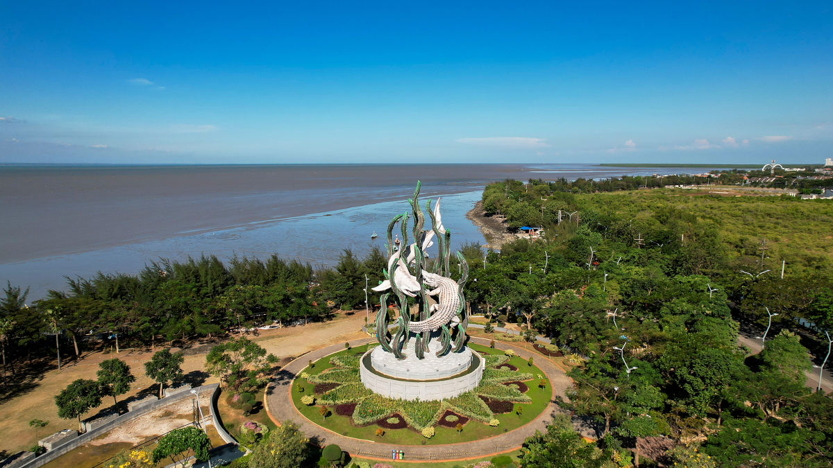 Crocodile Statue in Surabaya